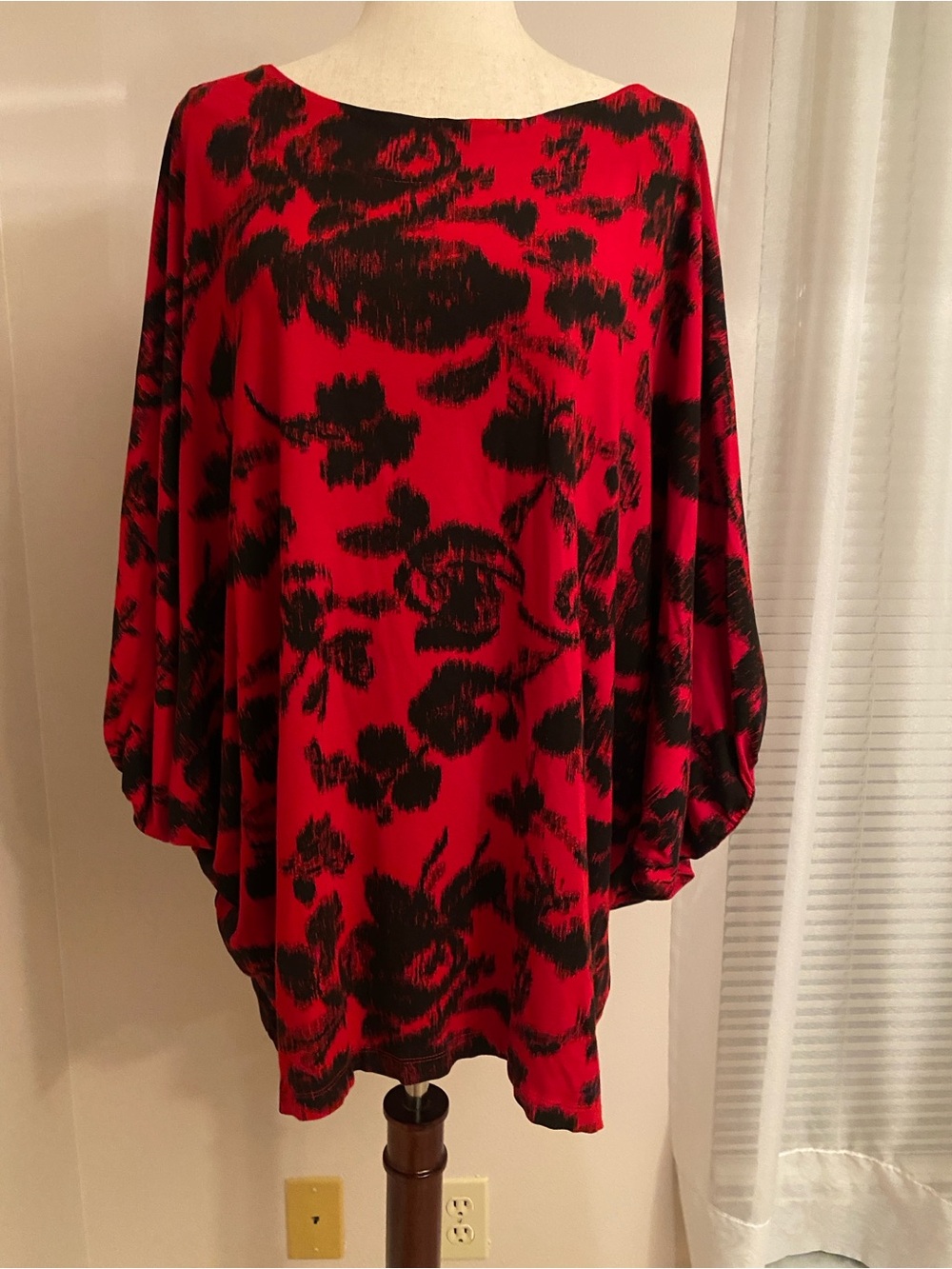 bryn Walker Red and Black Floral Print Dolman Top